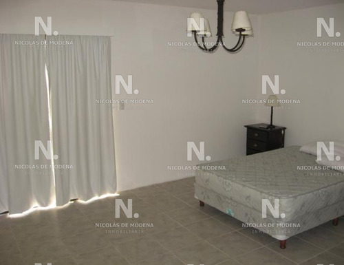 Funcional Casa A Metros De La Playa- Ref: 3912