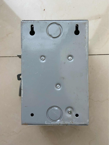 Interruptor De Seguridad Igesa 2x30 Amp (Usado)