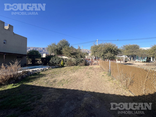 Venta - Casa Tipo Quincho Con Pileta Sobre Terreno Propio