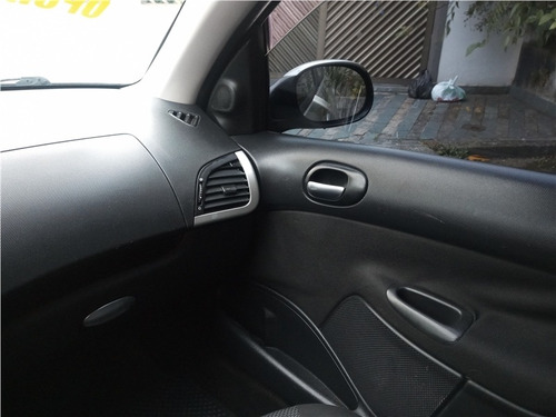 Imagem 11 de 13 de Peugeot 207 1.4 Xr Sport 8v Flex 4p Manual