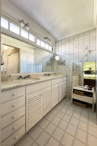 Casa En Venta En Barrio Parque Belen De Escobar