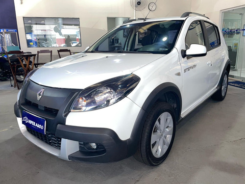 Renault Sandero STEPWAY Hi-Flex 1.6 16V 5p Aut.