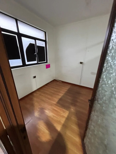 Se Arrienda Oficina Comercial En Pleno Centro