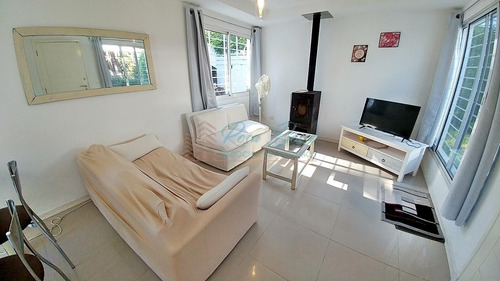 Casa En Venta Playa Mansa 3 Dormitorios- Ref: 6057