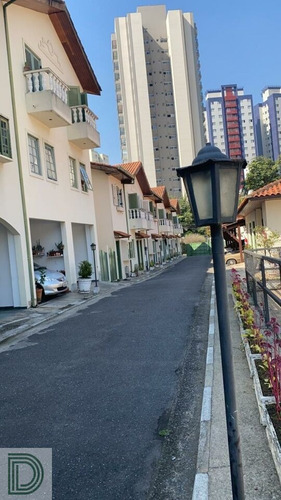 Imagem 12 de 15 de Sobrado Em Condomínio Fechado Num Bairro Muito Familiar, Com Total Conforto E Comodidade. - Di29096