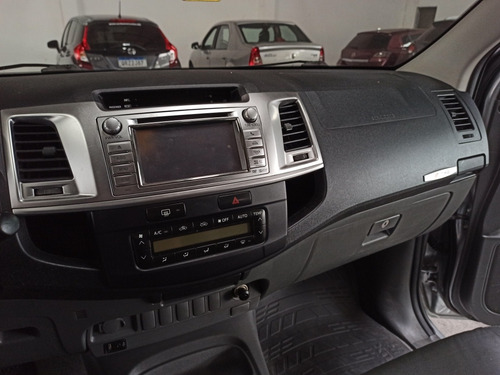 Imagem 10 de 15 de Toyota Hilux 2015 2.7 Srv Cab. Dupla 4x2 Flex Aut. 4p