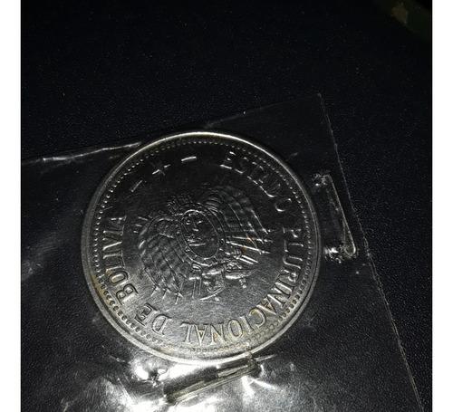 Moneda 50 Cent. 2010 Bolivia Km 216