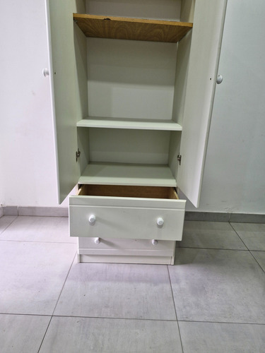 Placard Niño Blanco 1,60 X 60 X 44 Usado Blanco (Usado)