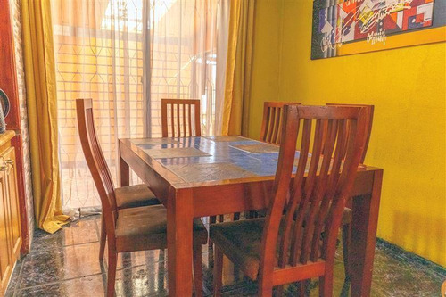 Casa En Venta De 3 Dorm. En La Florida