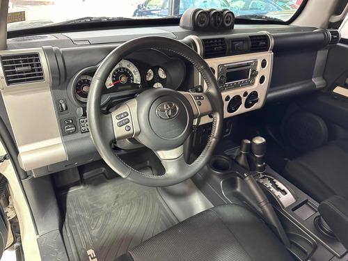 Imagen 8 de 12 de Toyota Fj .