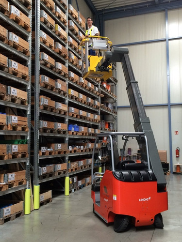 Autoelevador Electrico Maxtruck Con Batería Y Cargador