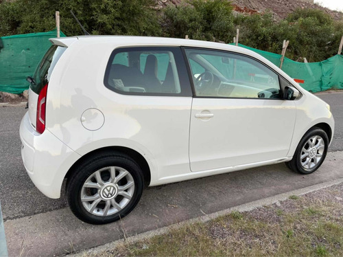 Volkswagen Up! 2015 1.0 High Up! 75cv 3 P