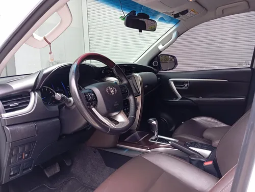 Toyota Fortuner Srv 2.7 Aut 7p