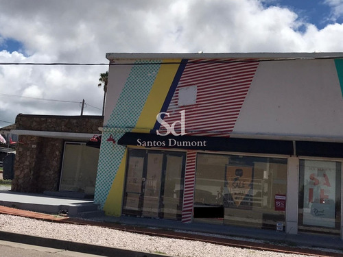 Local Comercial Excelente Ubicación Esquina.- Ref: 13191