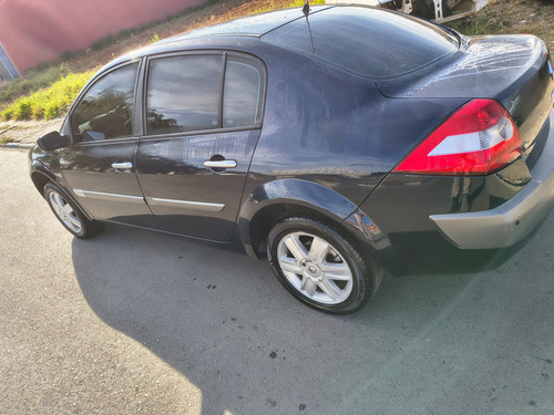 Renault Megane 1.6 Dynamique Hi-flex 4p