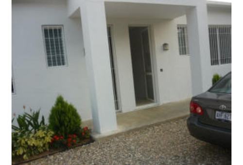 #23-3794 Casa Moderna En La Lagunita Country Club
