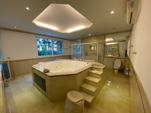Tamboré 01 | Casa Alto Padrão | 5 Suítes | A Venda | Amplo Living | Salão De Festas | Fino Acabamento - Cnc1228