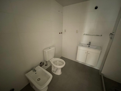 Imagen 9 de 15 de 2 Dormitorios Con Garaje En Aguada - Roble #001