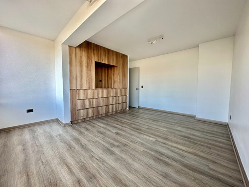 Imagen 10 de 12 de Espectacular Departamento 2d+2b Recién Remodelado