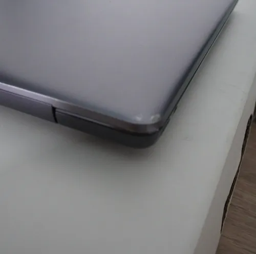 Matebook 13 Space Gray 8gb Ram - 512gb Ssd - Intel Core I5 (Usado)