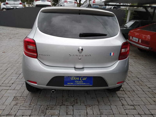 Imagem 10 de 12 de Renault Sandero Authentic 1.0 16v Flex 4p
