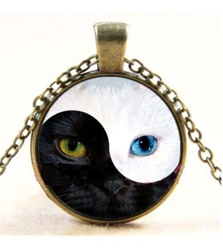 Colar Místico Yin Yang Olhos Gato Branco E Preto Tao Energia