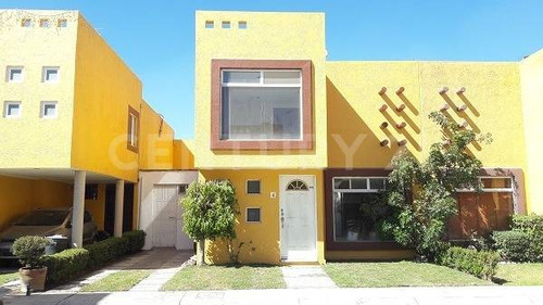 Casa En Venta - Fraccionamiento Rincón De Los Amarantos -tlaxcalancingo