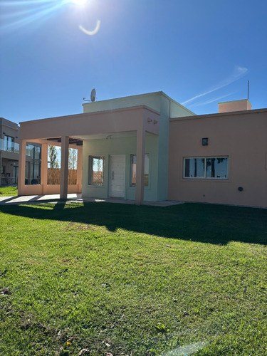 Excelente Oportunidad De Casa En El Barrio Don Joaquin Canning
