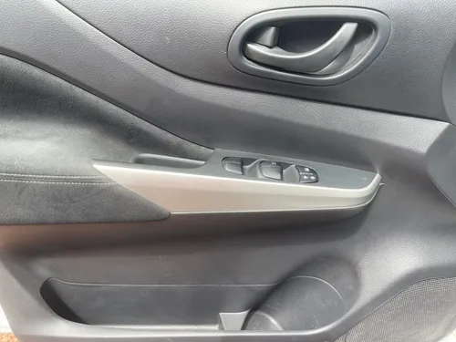 Nissan NP300 2.5 SE Paq Seguridad Mt