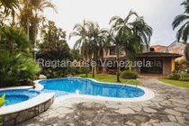 Comprar Espectacular Casa De Múltiples Niveles Ubicada En Una De Las Mejores Zonas De Valencia Hall De Entrada A Doble Altura, Salã³n De Juegos, Cocina Ferrara Equipada, 5 Cuartos Mas 1 De Servicio