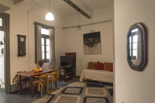 Local Con Vivienda. En Casco Histórico. Ideal Para Renta.