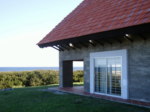 Casa En Venta Primera Línea Frente Al Mar Las Garzas Permuta