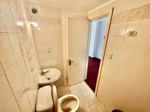 Venta Oficina Ciudad Vieja