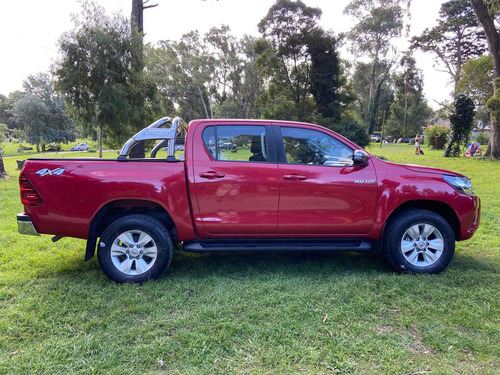 Toyota Hilux 2.8 Cd Srv 177cv 4x4 At 2018