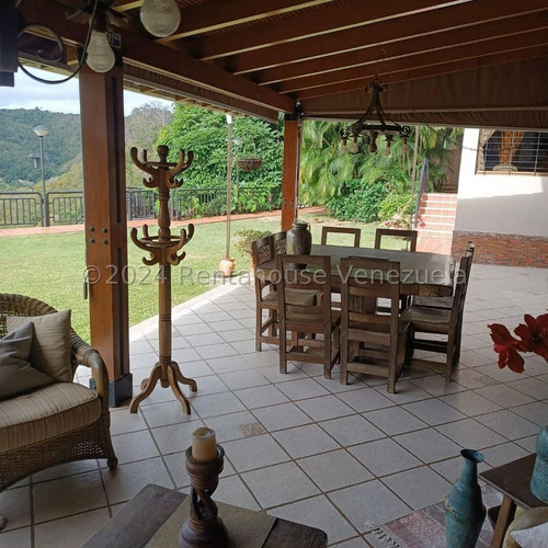 Ss: Vende Casa 24-13892 En Cumbres De Curumo De 832 M2. De 5h/7b/4pe