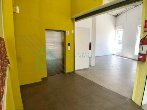 Imagen 5 de 28 de Montevideo - Locales Comerciales En Paseo De Compras Reus