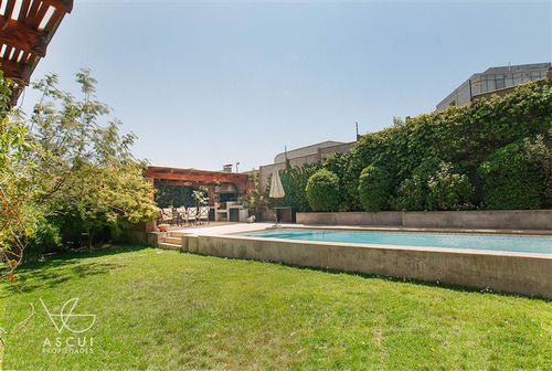 Casa En Condominio 5 Dorm, Basement San Carlos De Apoquindo