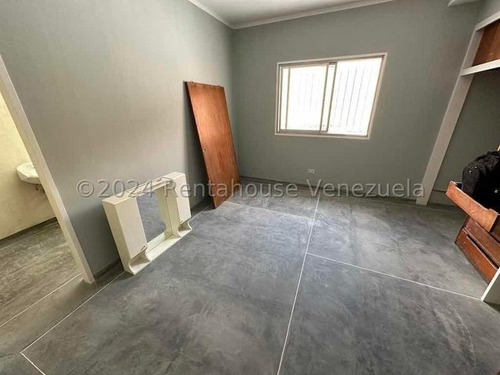 Qta. Galpón O Local En Venta Boleíta Sur #25-4215 Wendy Hoyer