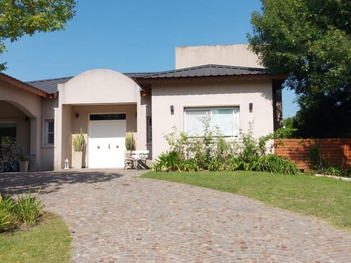 Casa Chalet En Venta En Alamo Alto, Escobar, G.b.a. Zona Norte
