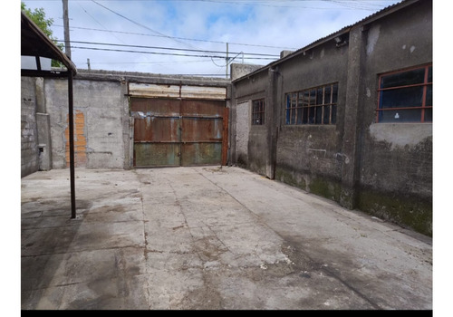Galpón Con Vivienda A Reciclar O Ideal Para Construcción Nueva