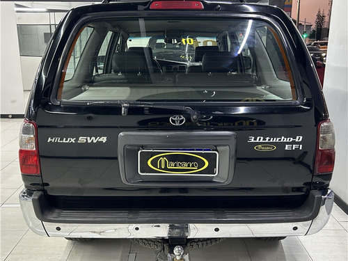 Toyota Hilux SW4 3.0 4X4 8V TURBO DIESEL 4P MANUAL