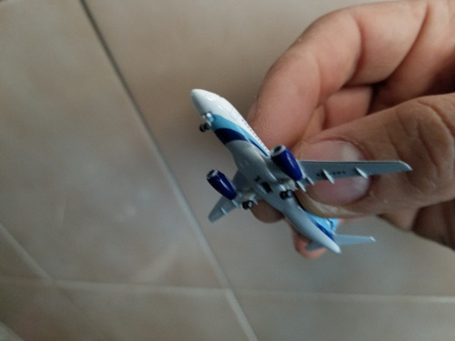 Avion Sukhoi Ssj 100 De Interjet Xa-ppy En Escala 1:500