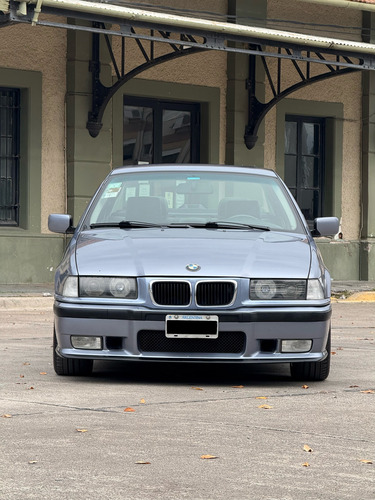 BMW Serie 3 2.0 328i Sedan