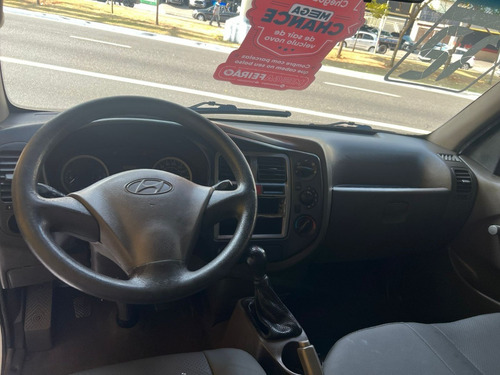 Imagem 4 de 11 de Hyundai Hr 2.5 Ano 2011 / 2012 C/ Bau Carga Seca