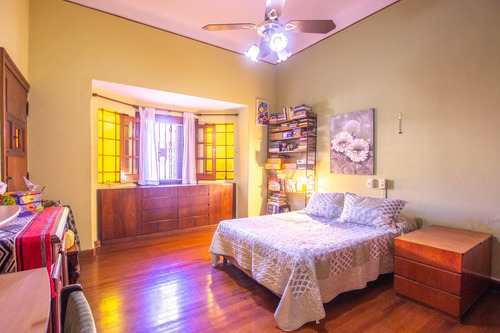 Imagen 14 de 30 de Casa 6 Ambientes Y Medio En Venta En Caseros Centro