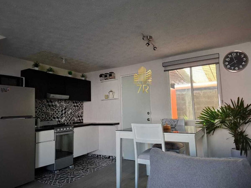 Casa En Venta De 2 Recámaras En Ciudad Del Sol Queretaro