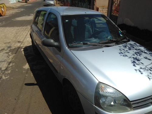 Renault Clio 1.0 Authentic 2005 4 Portas