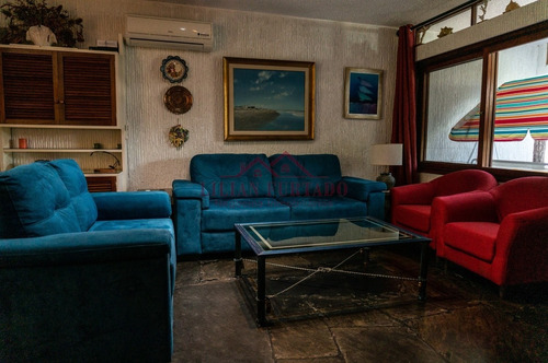 En Complejo Av. Roosevelt De Dos Dormitorios , Dos Baños.- Ref: 2135