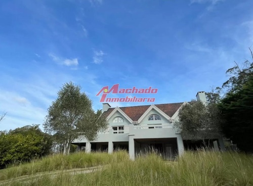Imagen 10 de 11 de Oportunidad! Espectacular Casa En Zona Residencial!!!