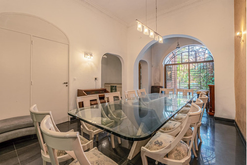Excelente Casa - Venta - 8 Amb - Jardin - Piscina - Cocheras - Belgrano R